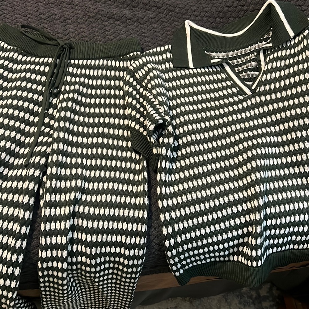 Green and knit set